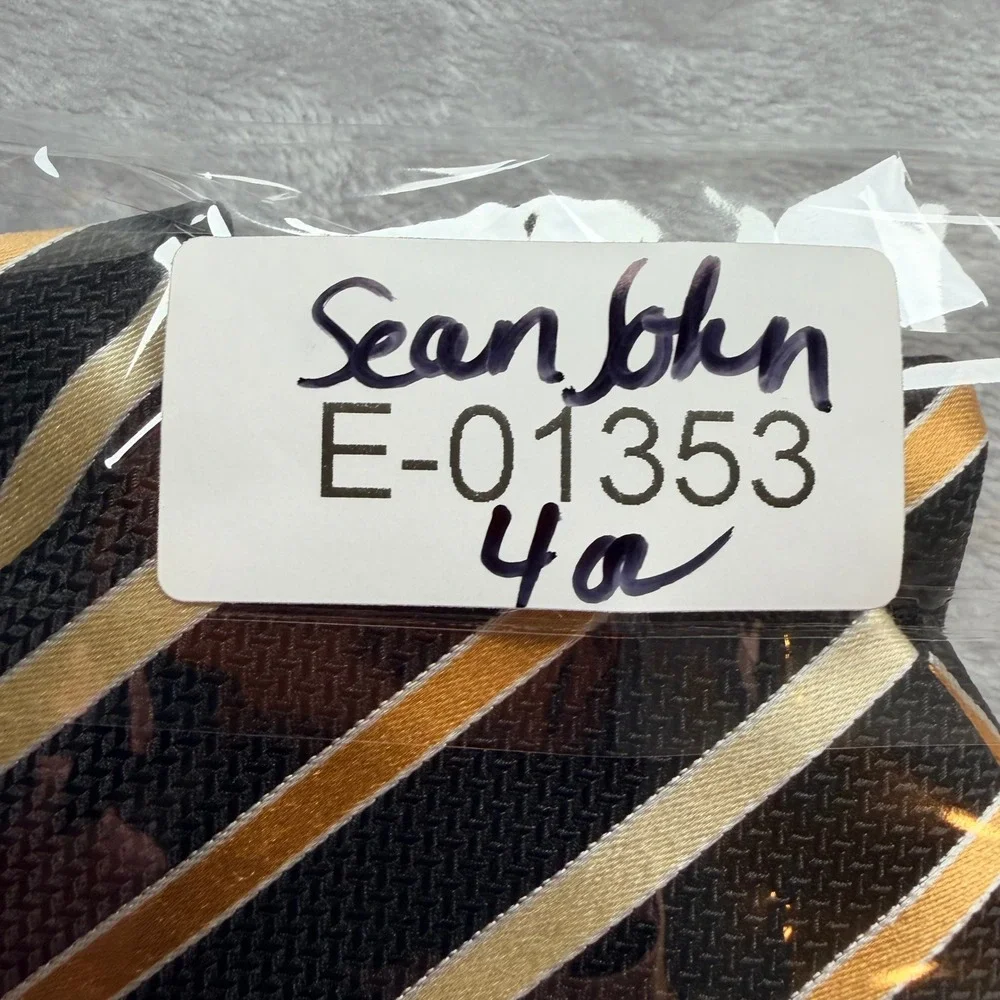Sean John excellent